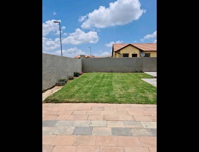 3 BEDROOM PROPERTY TO RENT IN BLUE HILLS